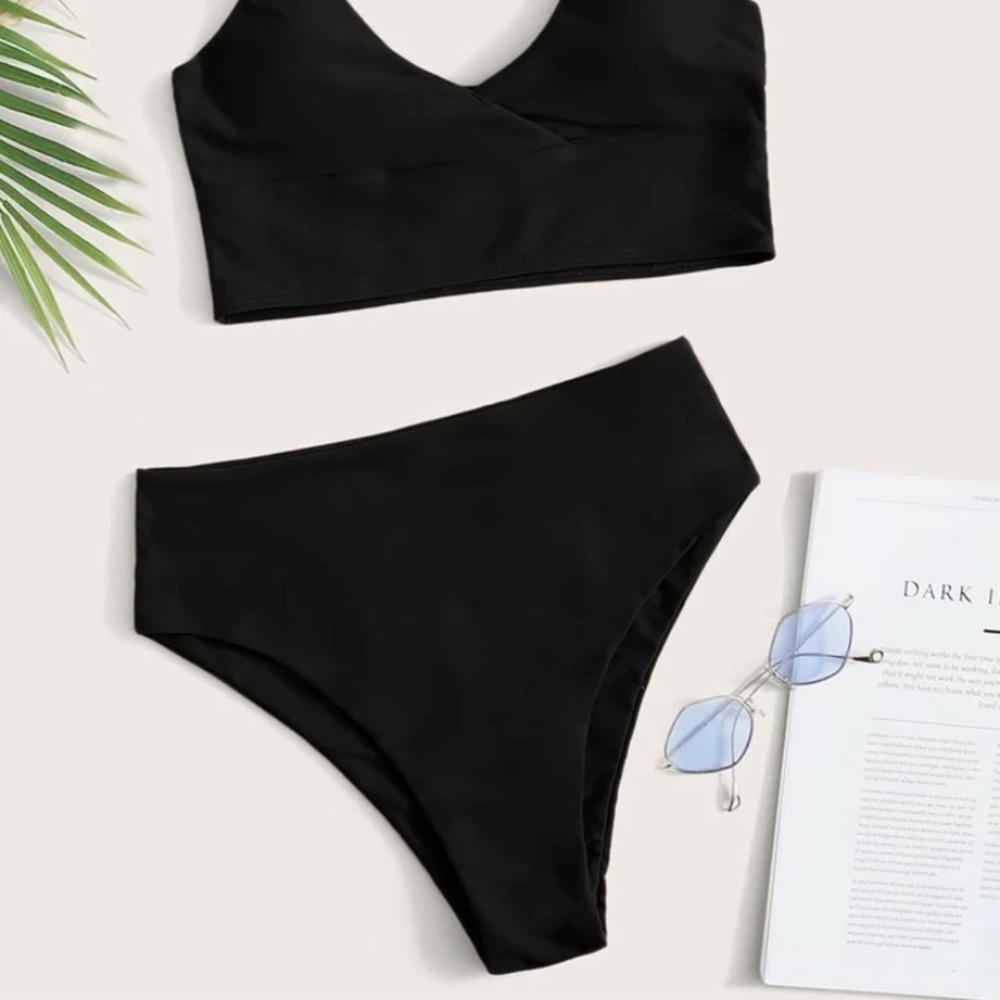 NWOT high waisted bikini bottom